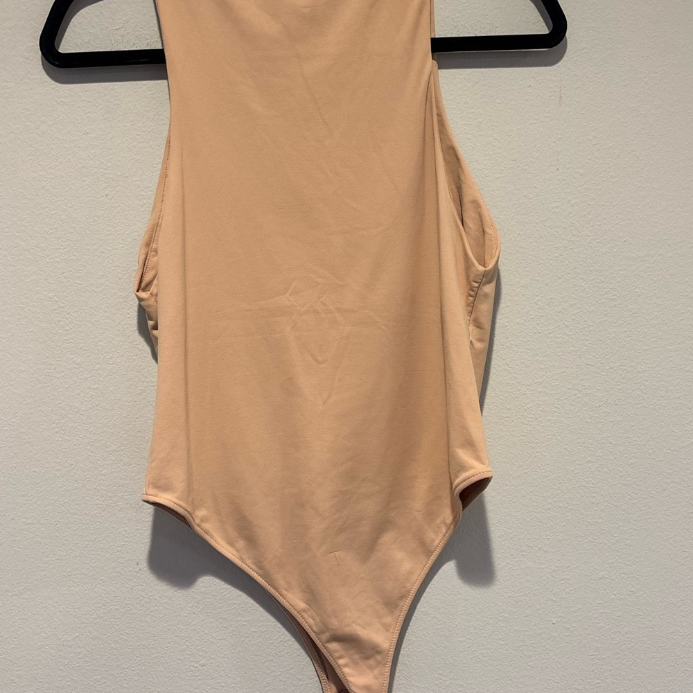 Zara Beige Sleeveless Blouse - Picture 2 of 3